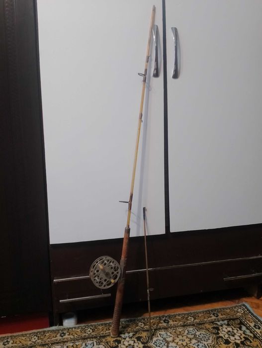 Спиннинги СССР с катушками 2шт. + бонус