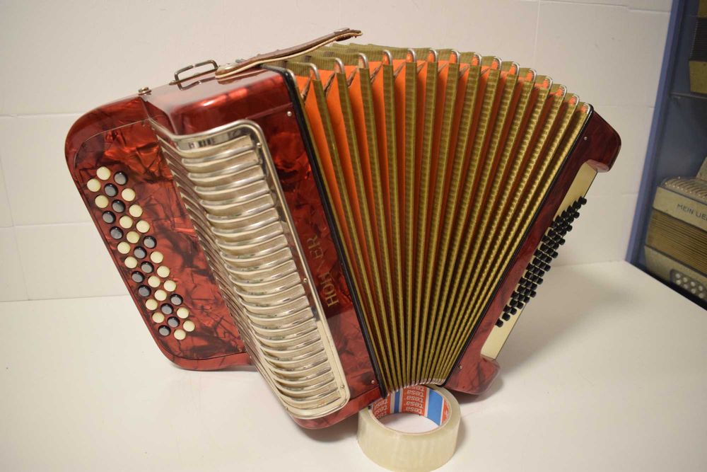 Hohner Amati Accordion, 2-Row, 48 Bass, No. 0664174400057729124