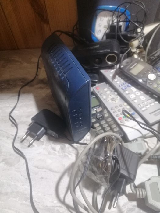 Лот різного. пульти...