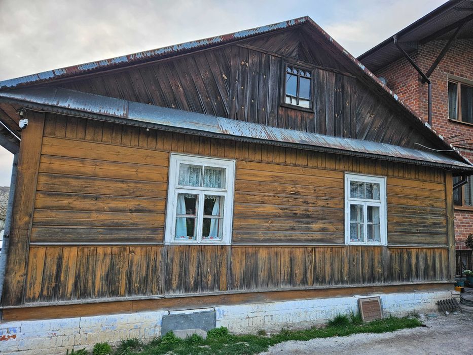 Drewniany dom do przeniesienia lub rozbiórki