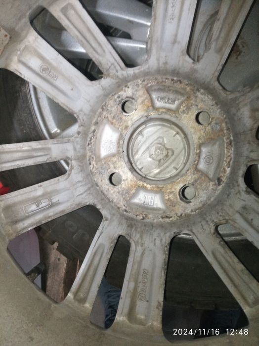 Продам зимнюю резину шиповану Matador 195/55/R16 из дисками