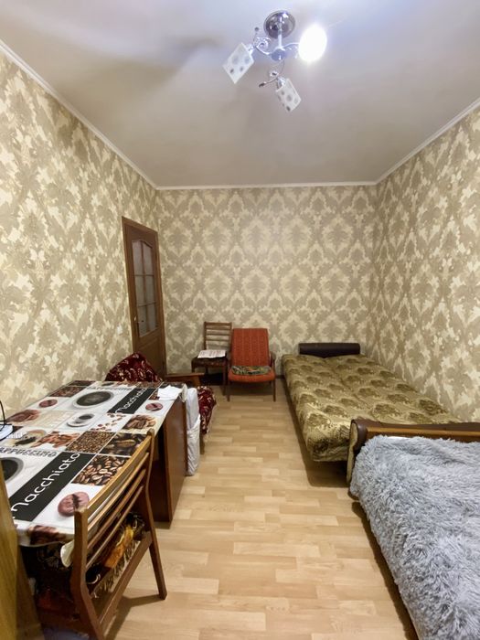 Кімната на підселення - ліжко-місце для дівчини / Поділля