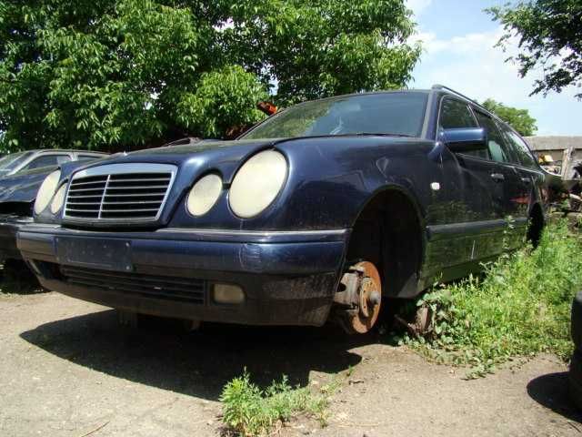 Mercedes-Benz / Мерседес E 300 3.0 TD W210 очкарик - разборка запчасти