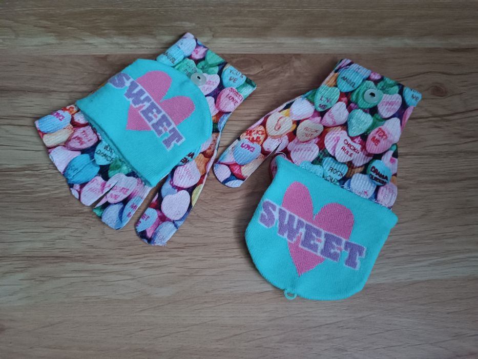 Nowe Primark rękawiczki z wolnymi palcami z klapką. serduszka