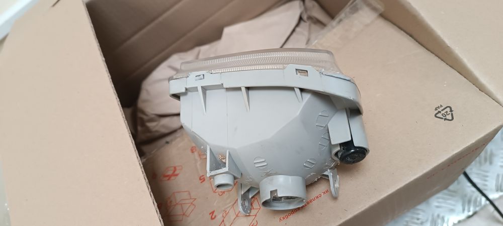 Протитуманна фара лачеті.