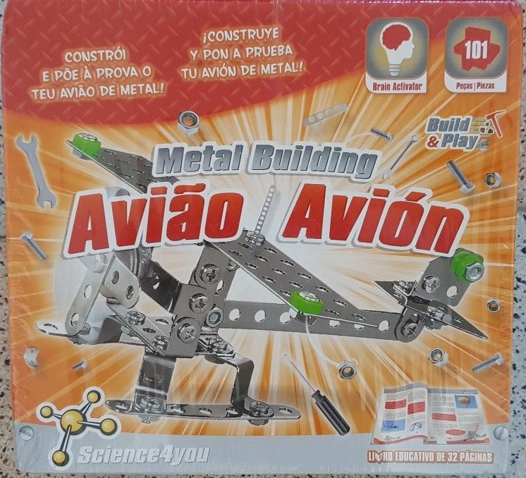 Metal building - Avião da Science4You Embalado