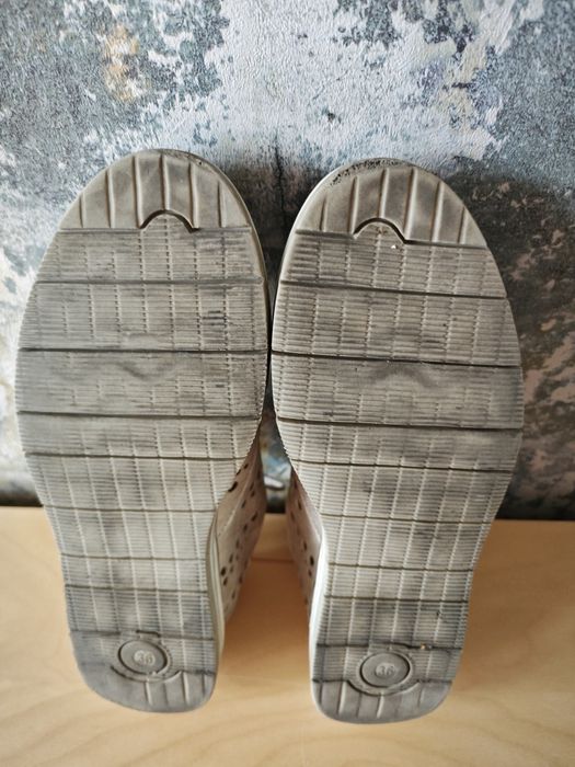 Złote buty ze skóry 36