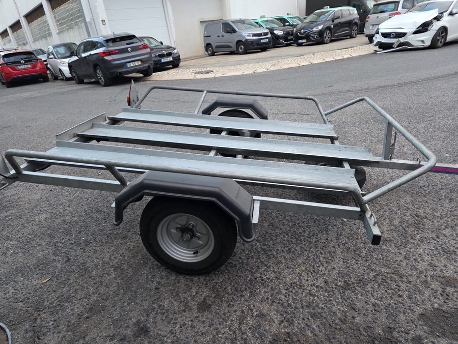 Atrelado TONIAUTO basculante