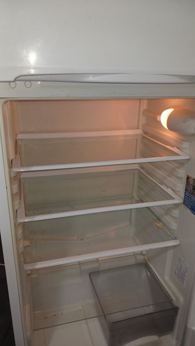 Холодильник Indesit