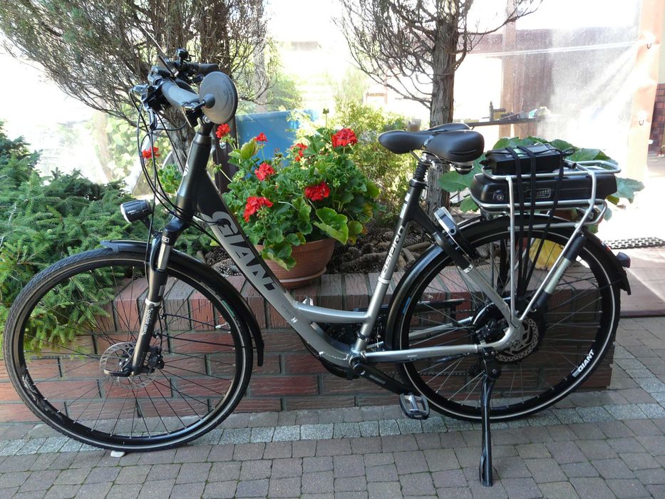 Rower elektryczny GIANT Aspiro Hybrid 28"/55 L, Deore, Niderland