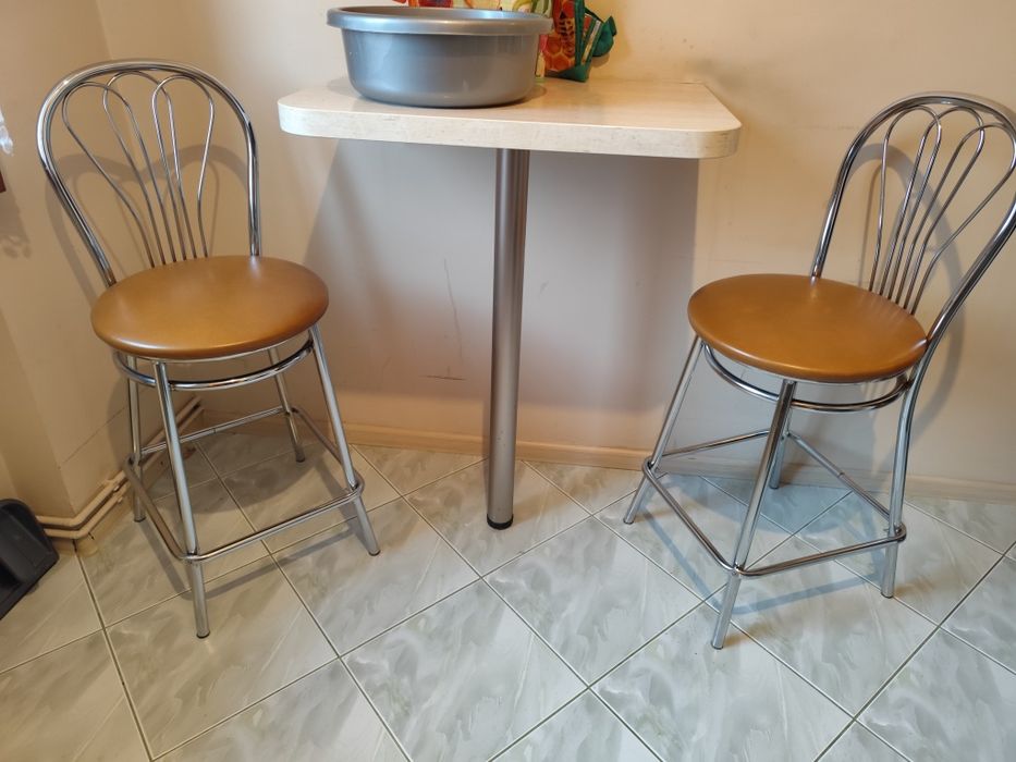 Dwa hokery eko skóra