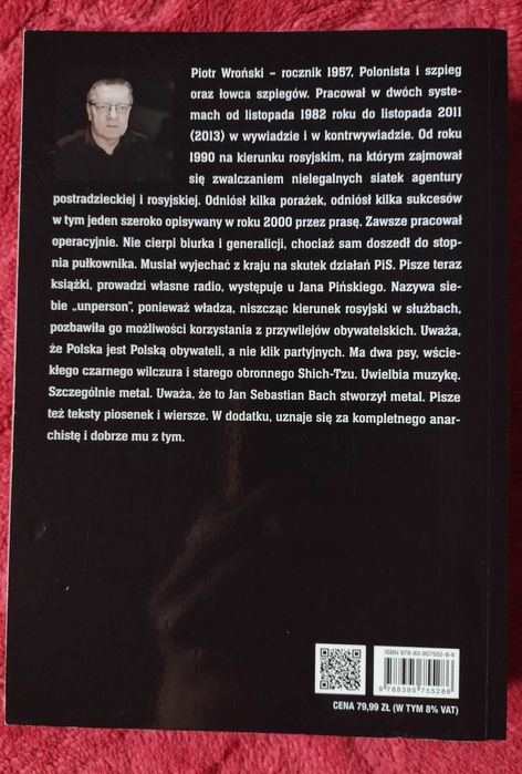 Holub. Jak daleko posuniesz się, aby znaleźć zdrajcę? - Piotr Wroński