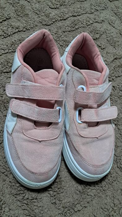 Дитячі кросівки 35 розміру