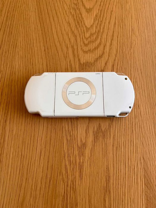 Sony PlayStation Portable 2000 Branca com 100+ Jogos