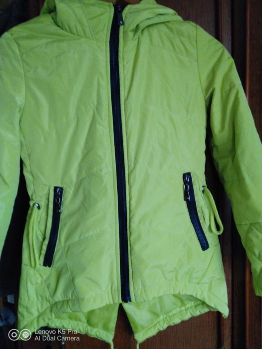 Куртк демисезонная новая
