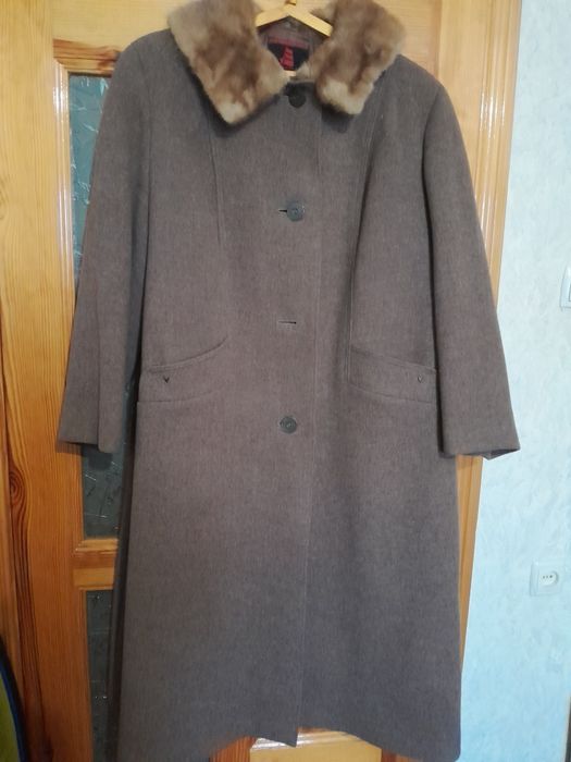 Нові і б/в куртки, пальто 60 р.