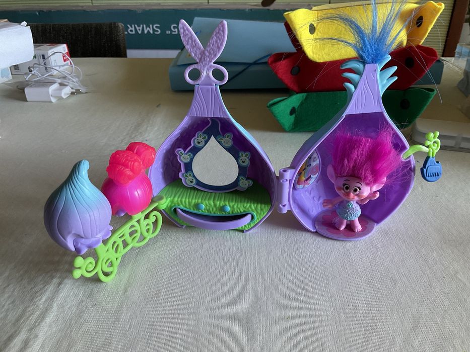 Pack Trolls com bonecos e acessórios