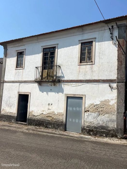 Moradia T3 para Recuperar na Rua da Igreja — Memória