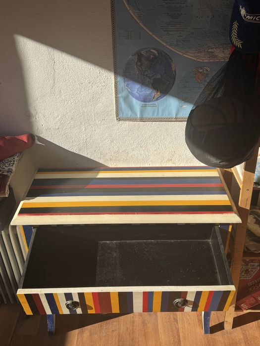 Movel cómoda com 2 gavetas (Marca AREA)