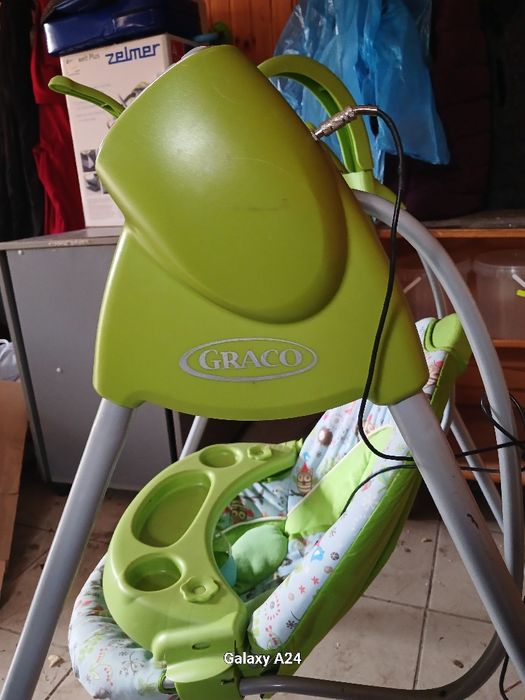 Дитяче крісло гойдалка