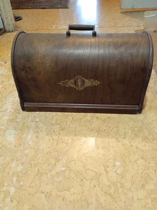 Кришка швейної машини Singer