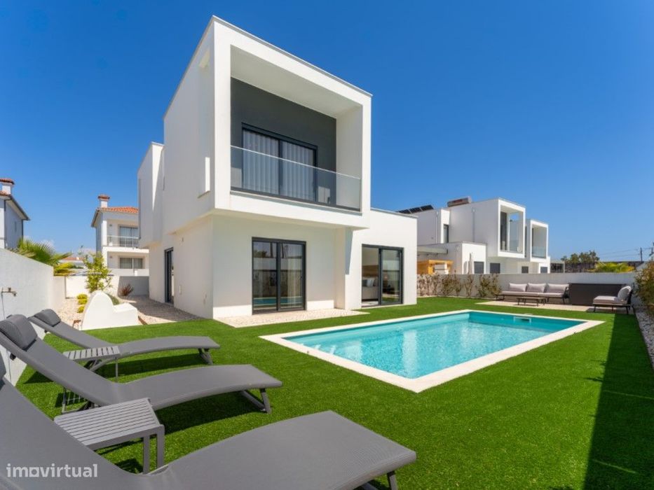 Moradia V3 com piscina e logradouro na Costa de Prata (Silver Coast)
