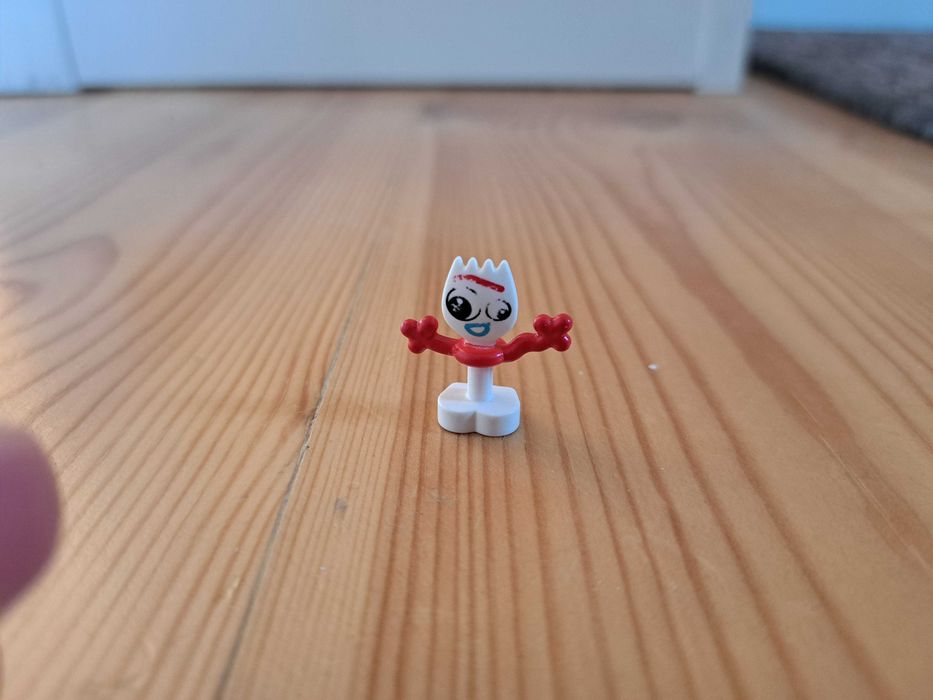 2 mini postacie + 1 mini figurka