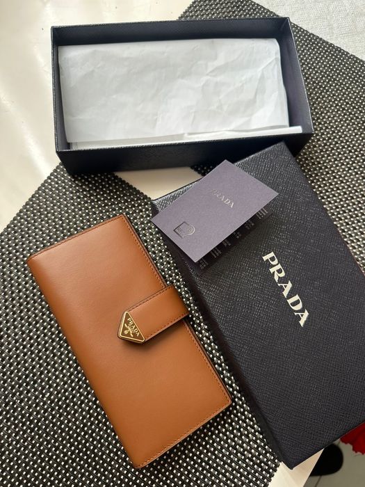 Оригінальний гаманець Prada City Calf Tab (Італія)