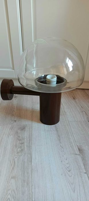 Lampa elewacyjna