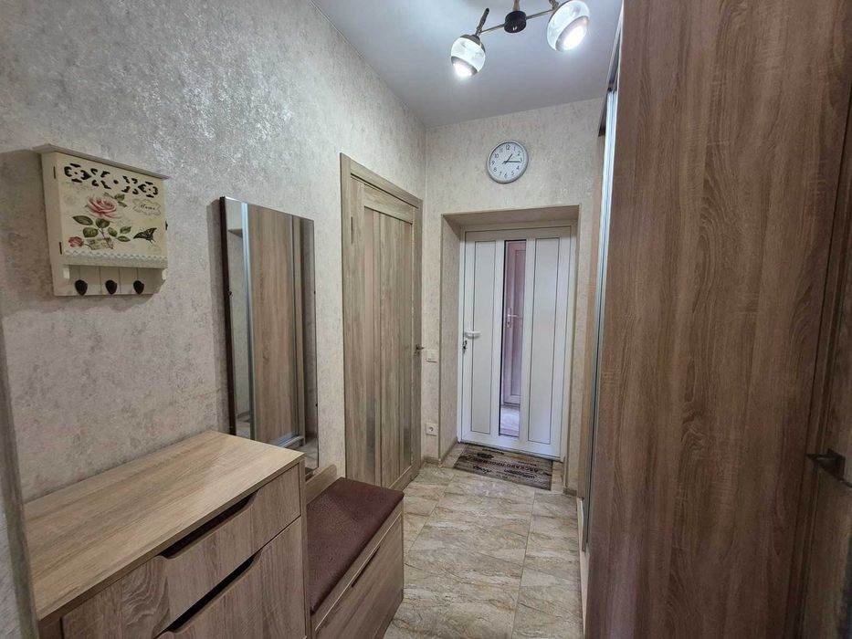 Двоповерховий будинок з ремонтом на Вінницьких Хуторах