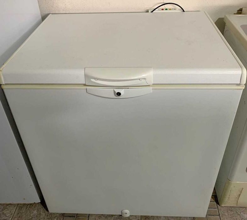 Arca congeladora horizontal Whirlpool 212 L