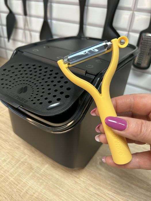 Универсальная овощечистка Tupperware