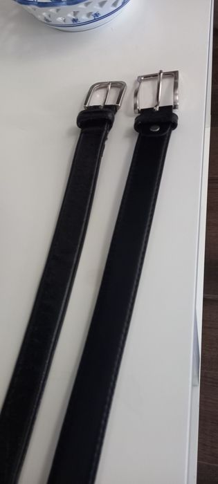 Cintos pretos em pele