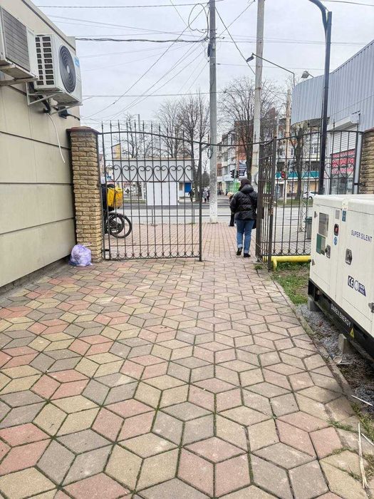 Здається приміщення кабінетного типу з ремонтом 44 кв.м. Добре місце.