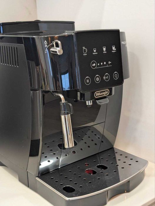 Máquina de café automática DELONGHI Magnifica Start