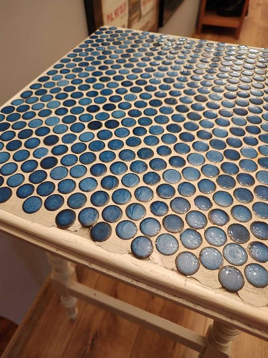 Stolik ozdobny do domu, na balkon lub taras