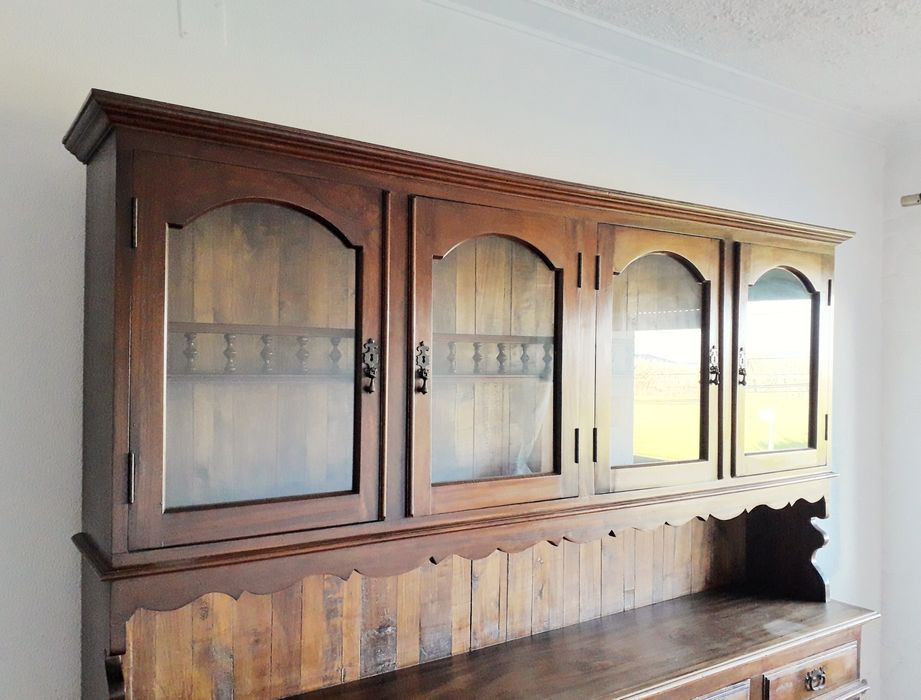 Louceiro rústico bonito, antigo, em ótimo estado