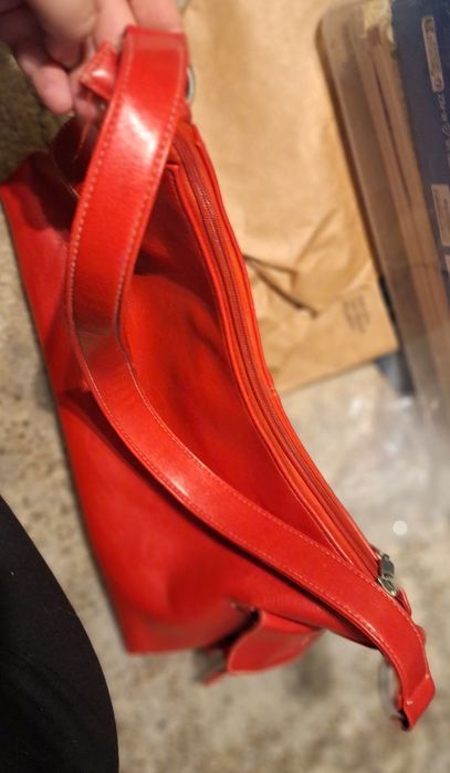 Elegancka czerwona torebka w stylu Y2K