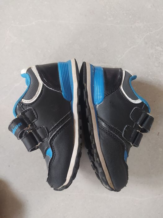 Adidaski buciki sportowe dla chłopca 26 adidasy