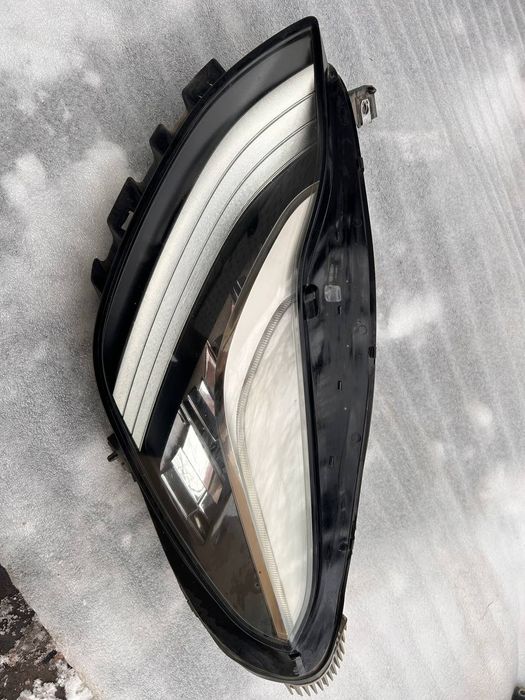 Фара Tesla Model 3 2018