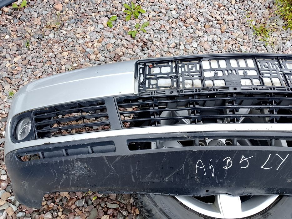 Zderzak przedni przód Audi A4 B5 lift kod lakieru LY7W