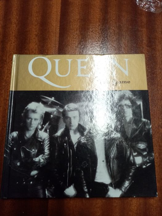 Álbuns dos Queen