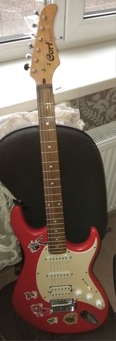 ТЕРМІНОВО продаю електрогитару та/чи комбопідсилювач!!!