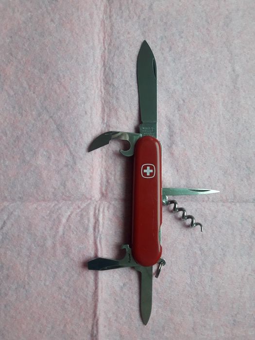 Wenger , Victorinox
