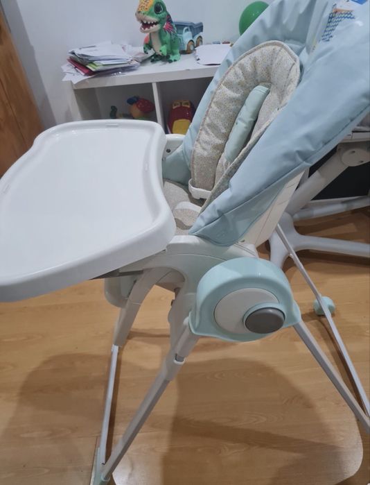 Cadeira de refeições para bebé