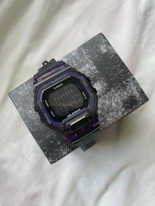 Годинник CASIO .