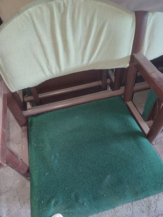 Krzesła kinowe drewniane