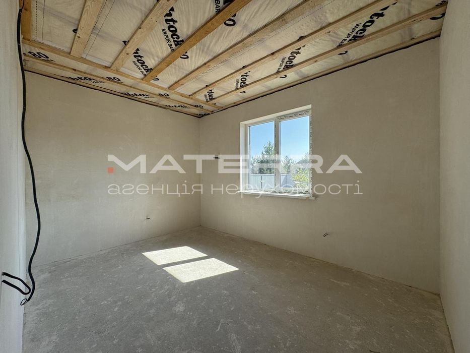 Круглик - Віта-Поштова Продаж  будинку з краєвидом на ліс