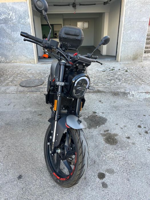 Benelli 125 com 439 km reais