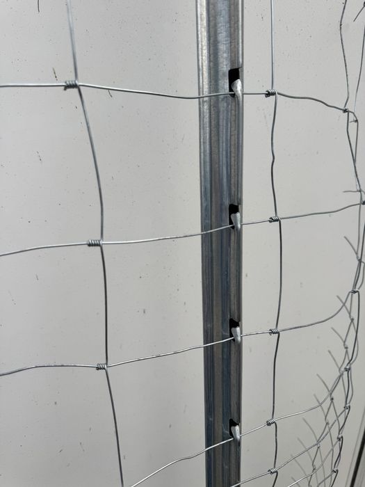 słupek metalowy do siatki leśnej L-2250 mm , siatka leśna